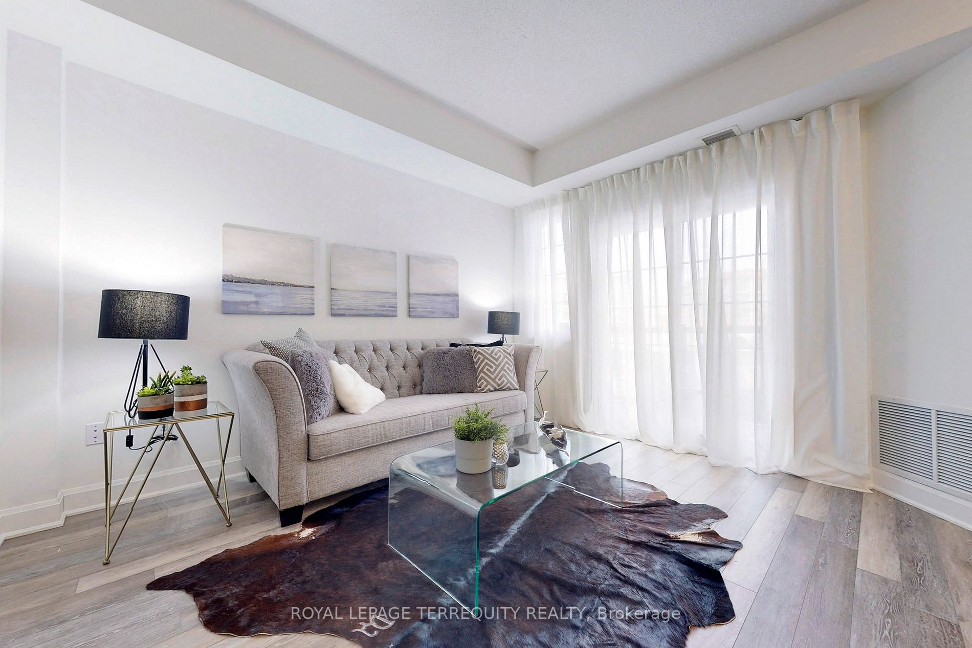 50 Lakebreeze Drive, #101