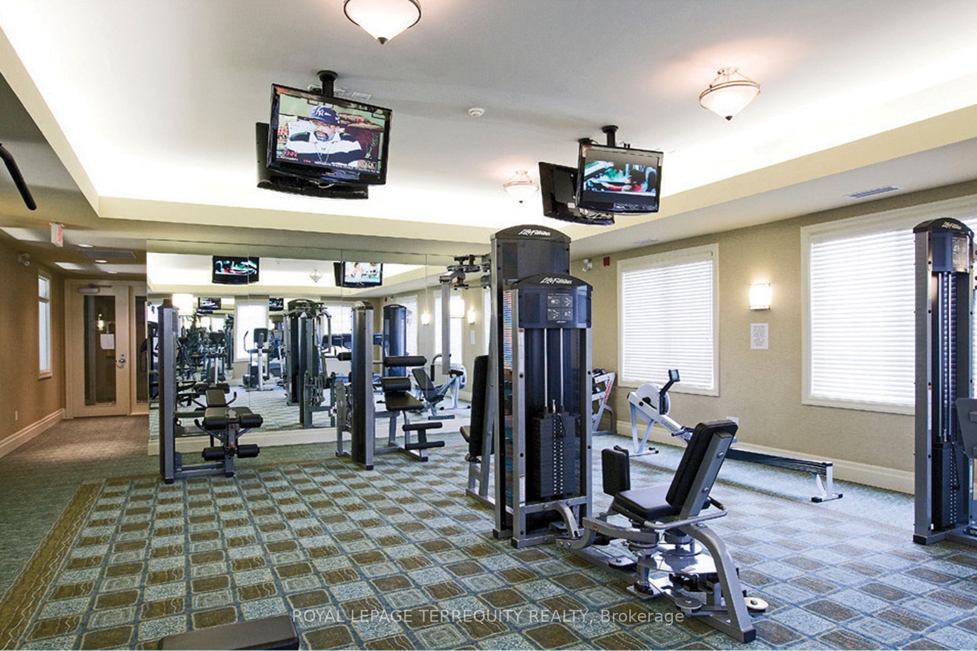 50 Lakebreeze Drive, #101