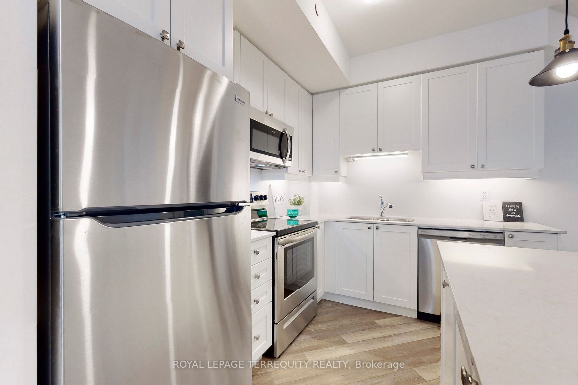 50 Lakebreeze Drive, #101