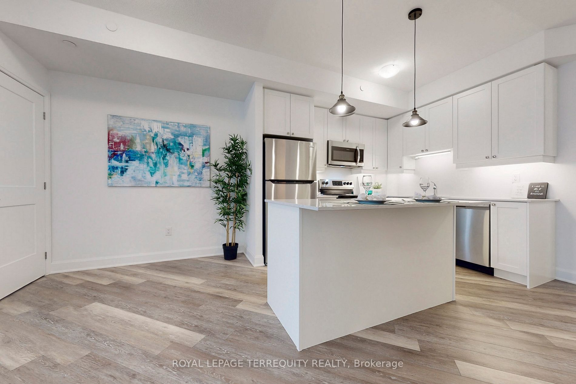 50 Lakebreeze Drive, #101