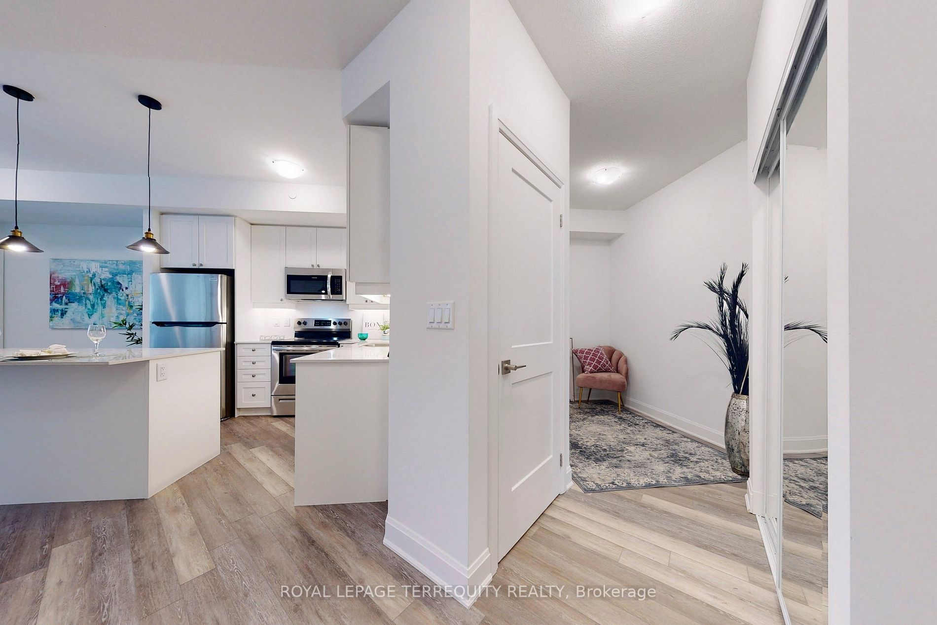 50 Lakebreeze Drive, #101