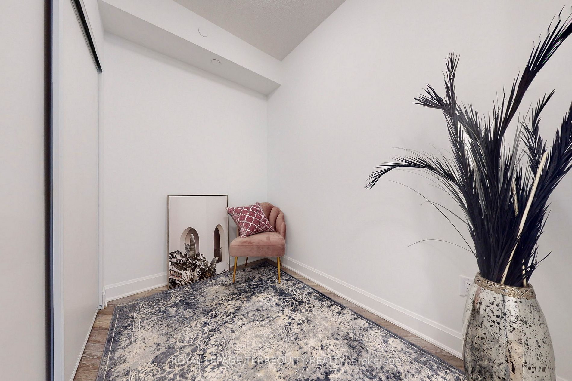 50 Lakebreeze Drive, #101