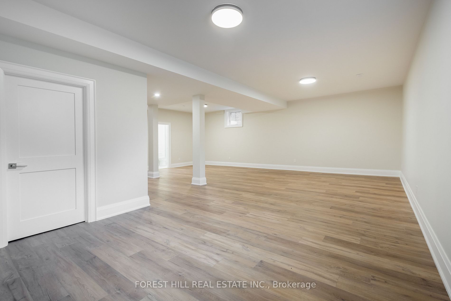 2536 St Clair Ave E