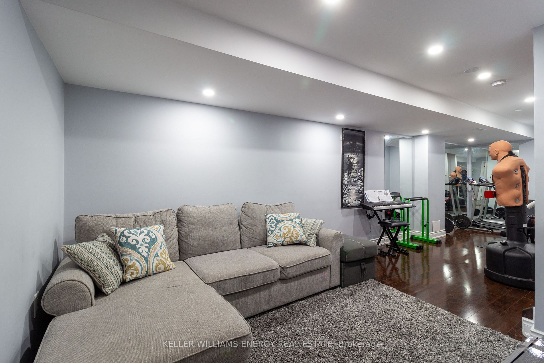 146 Dewell Crescent