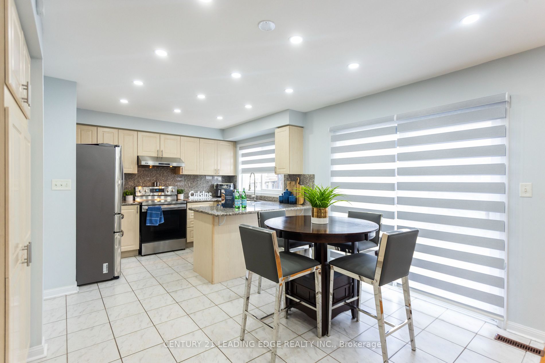 38 Bobolink Ave
