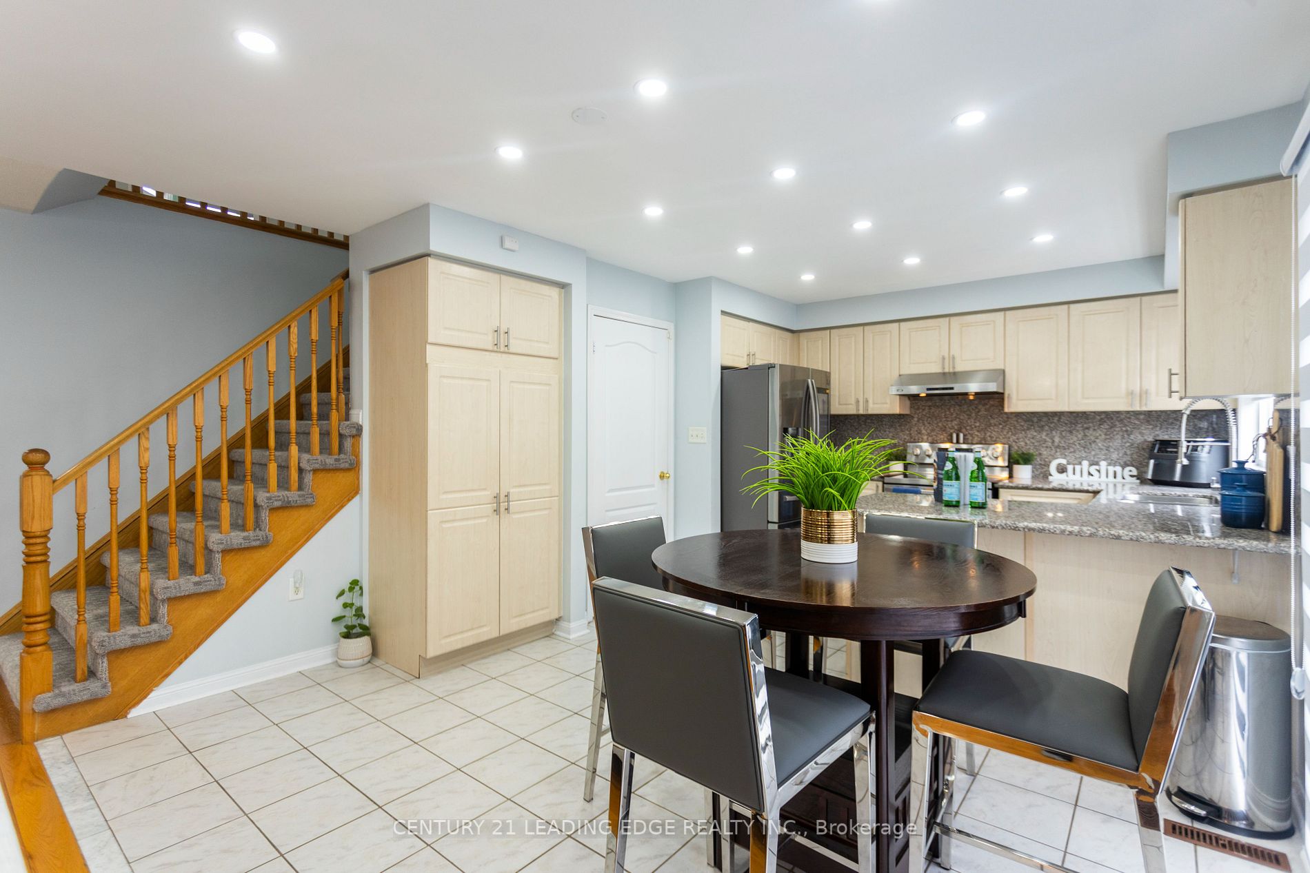 38 Bobolink Ave