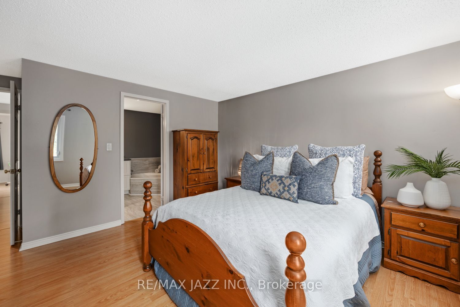 788 Attersley Dr