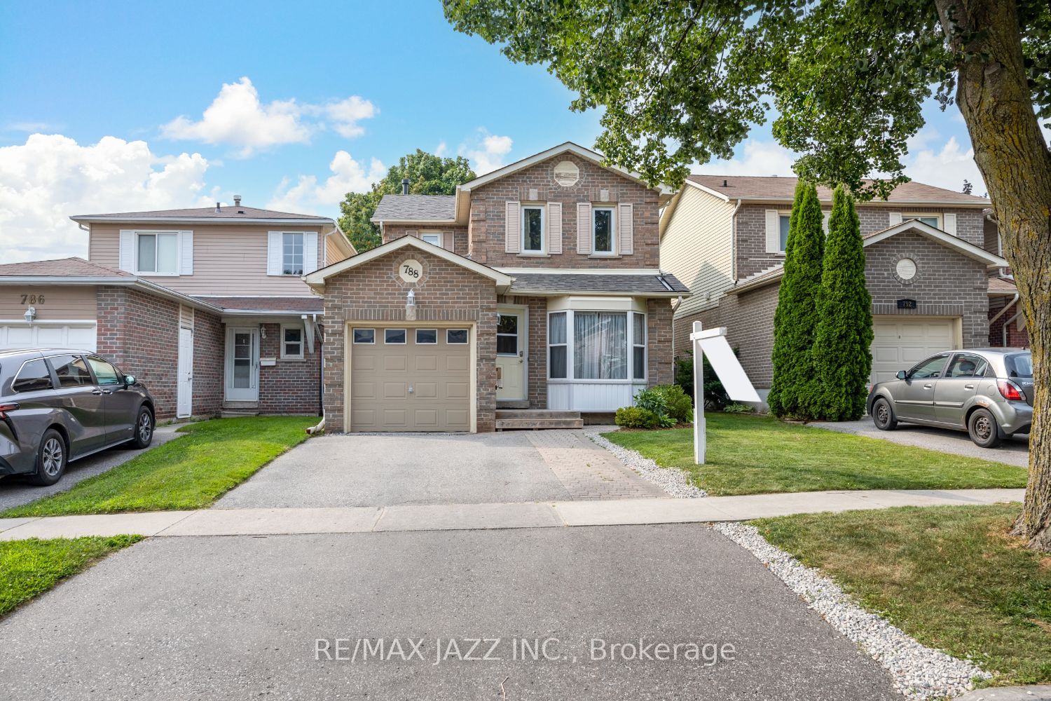788 Attersley Dr