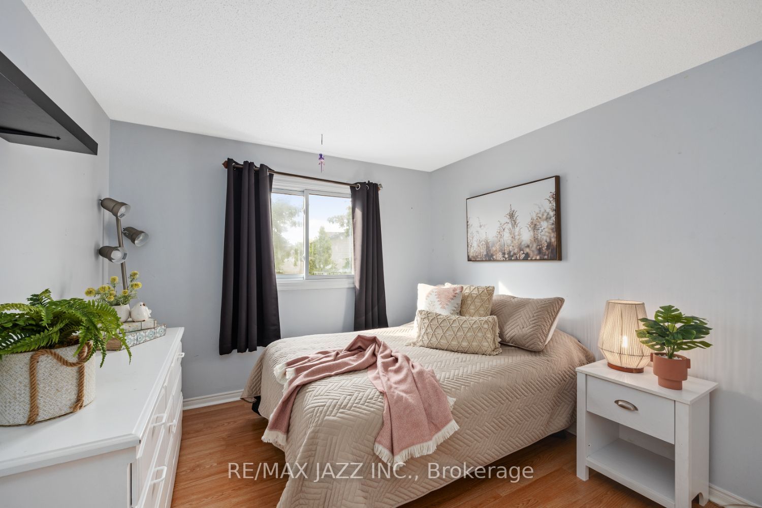 788 Attersley Dr