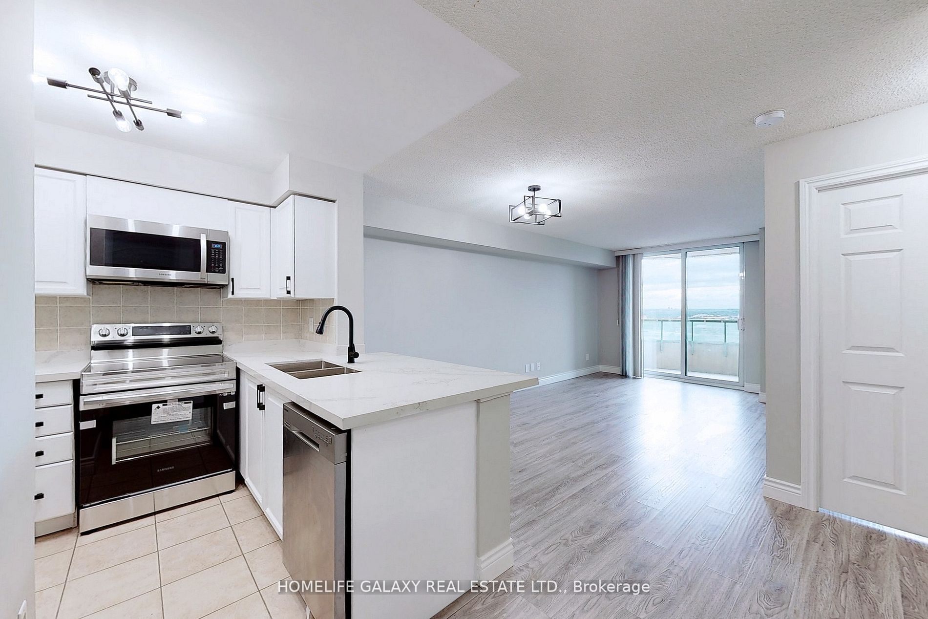 61 Town Centre Crt, #1907