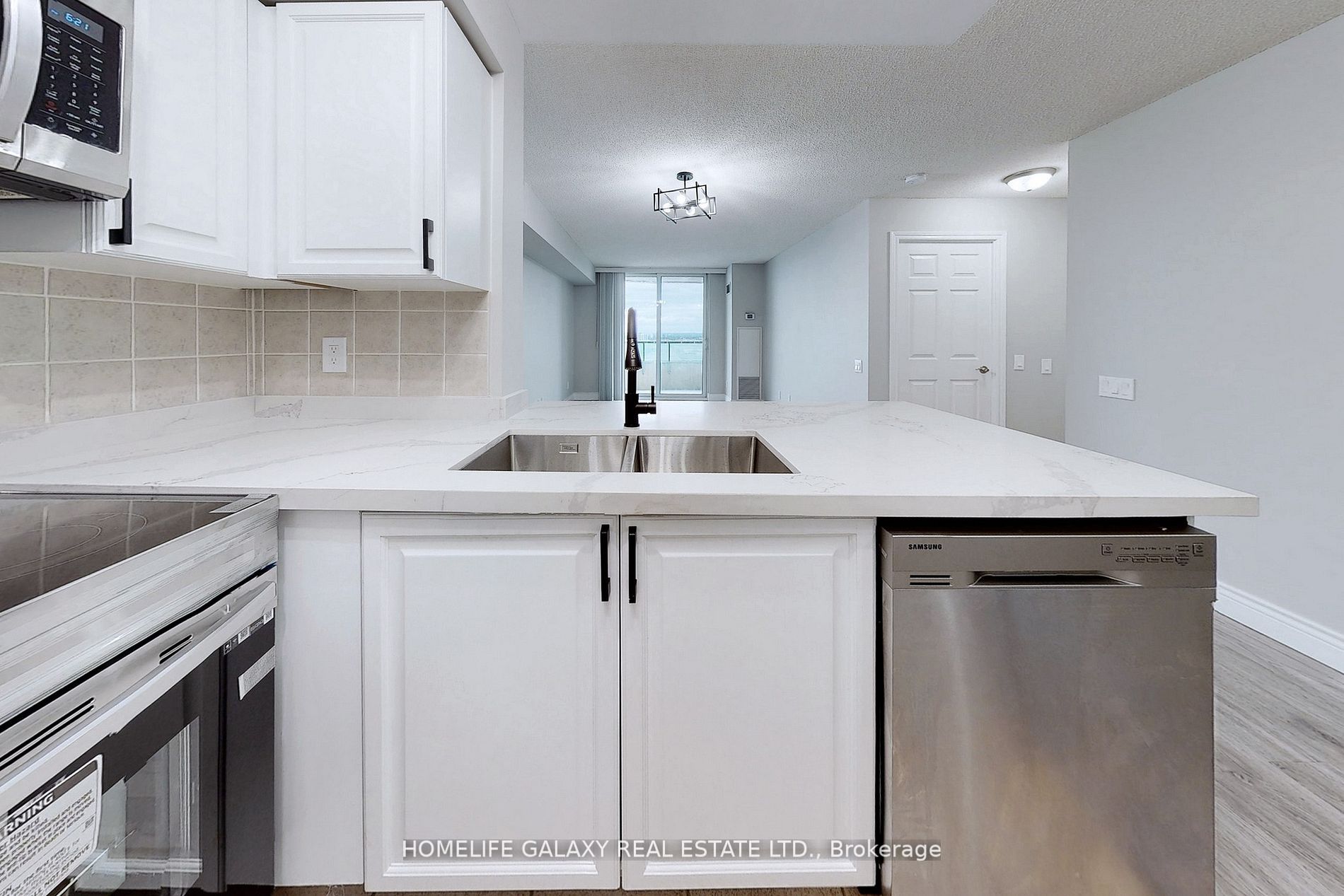 61 Town Centre Crt, #1907