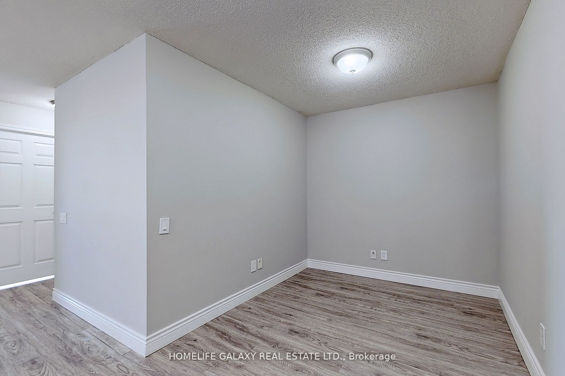 61 Town Centre Crt, #1907