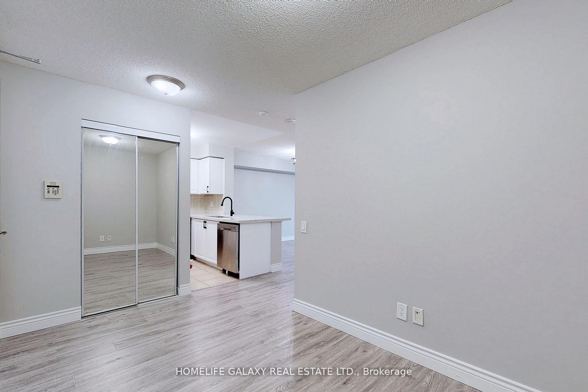 61 Town Centre Crt, #1907