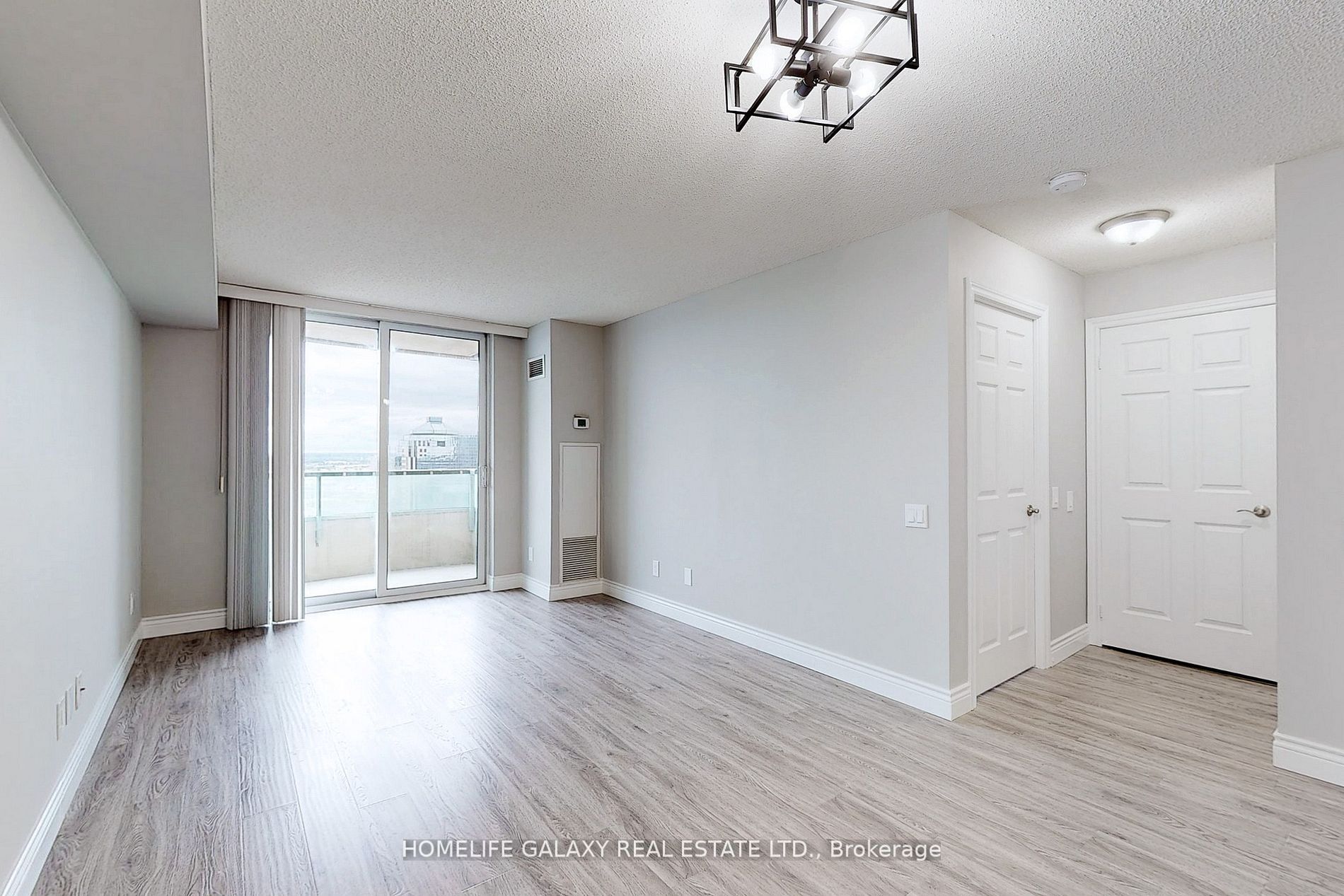 61 Town Centre Crt, #1907