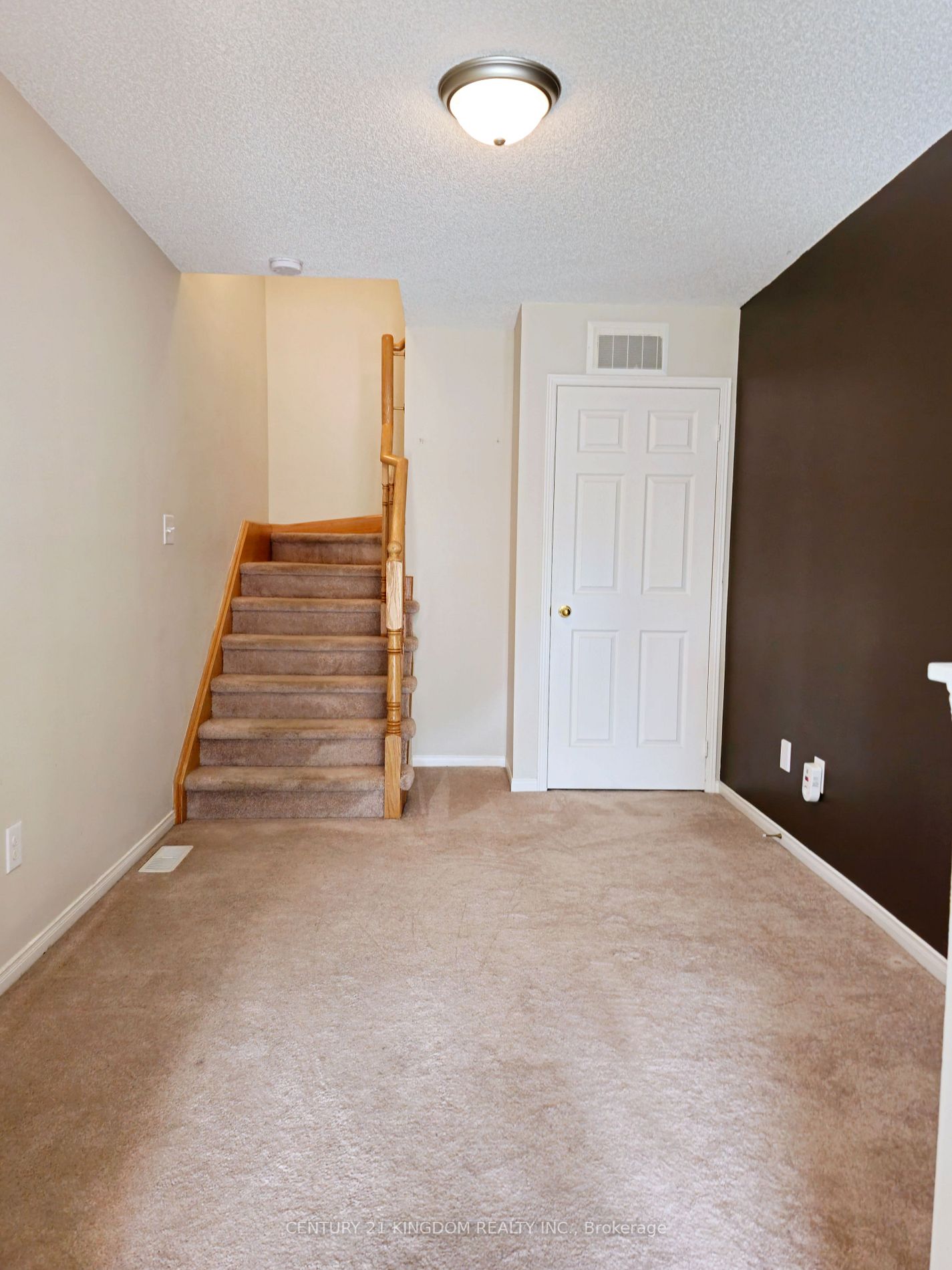 3 Chaston Rd
