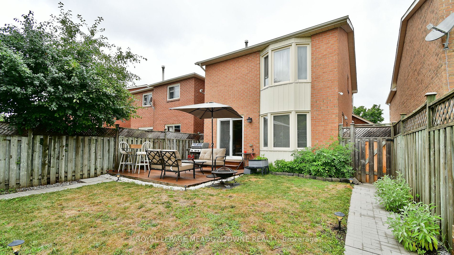 33 Coughlen St