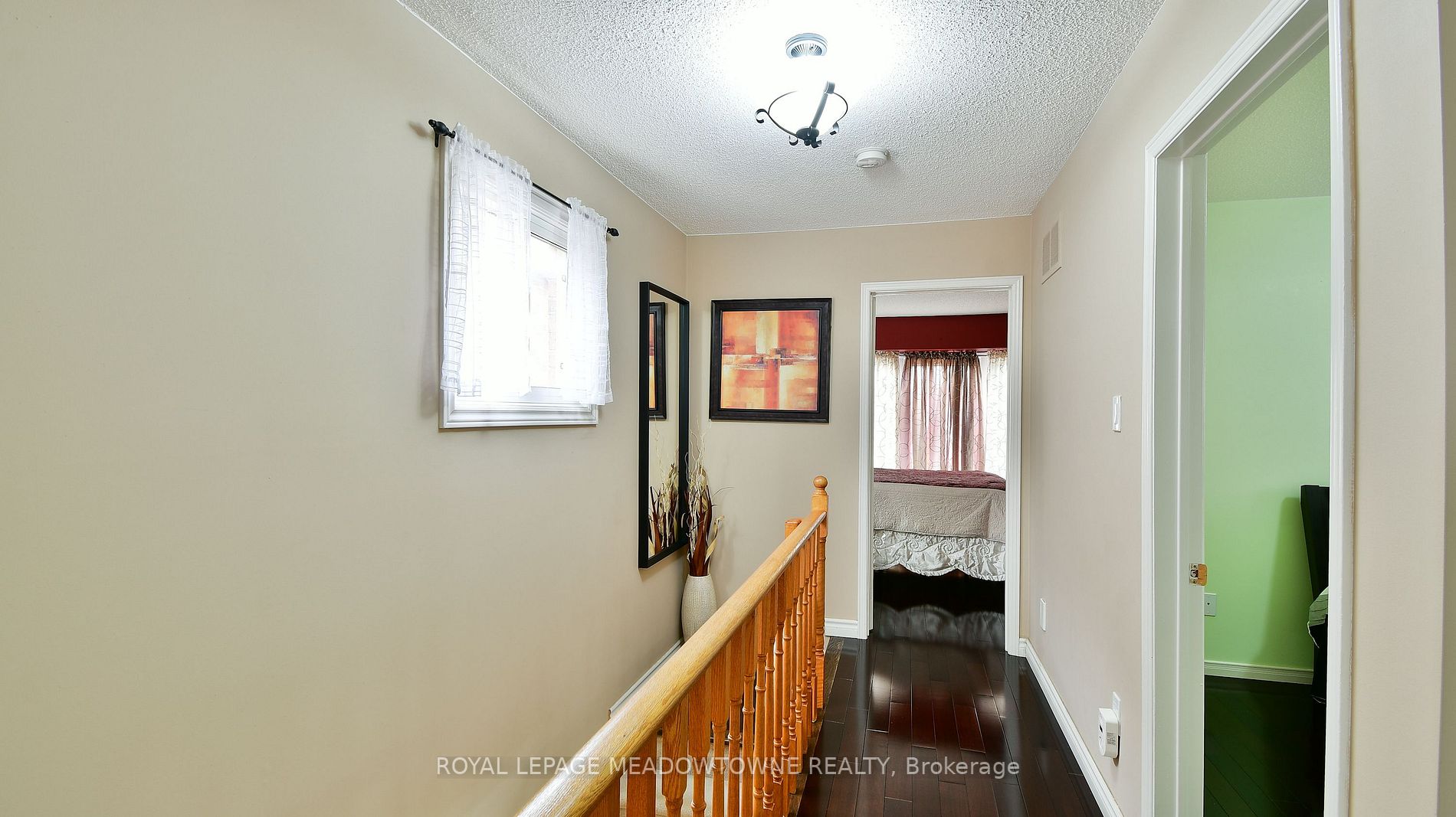 33 Coughlen St