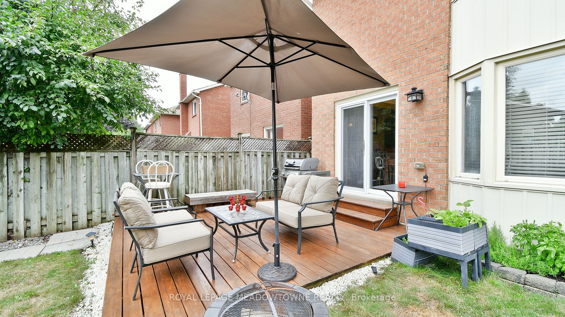 33 Coughlen St