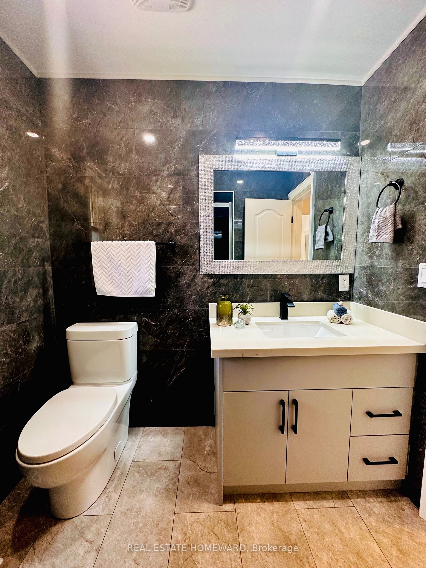 53 Miramar Cres