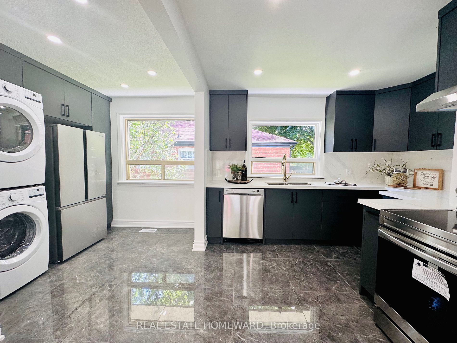 53 Miramar Cres