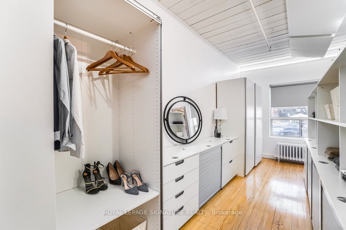 326 Carlaw Ave, #105