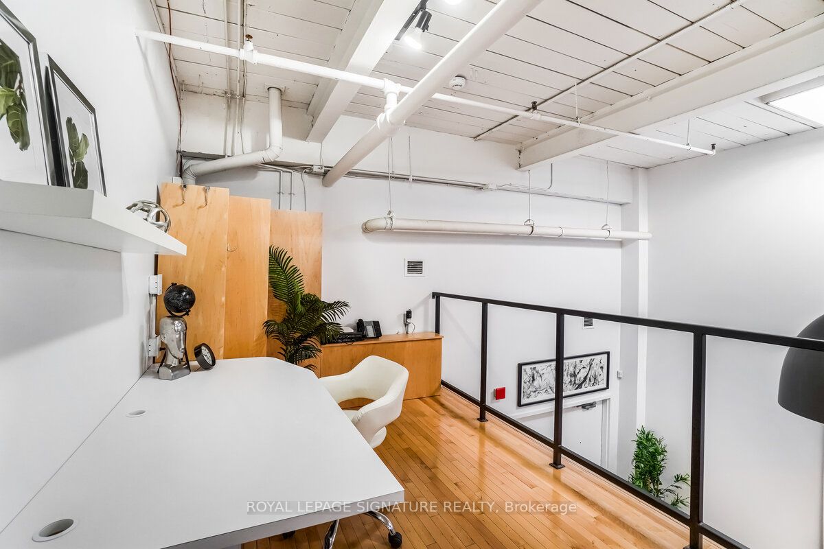 326 Carlaw Ave, #105