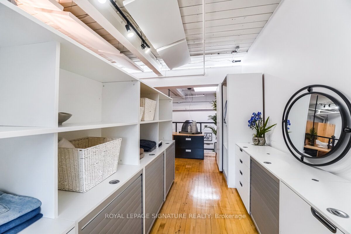 326 Carlaw Ave, #105