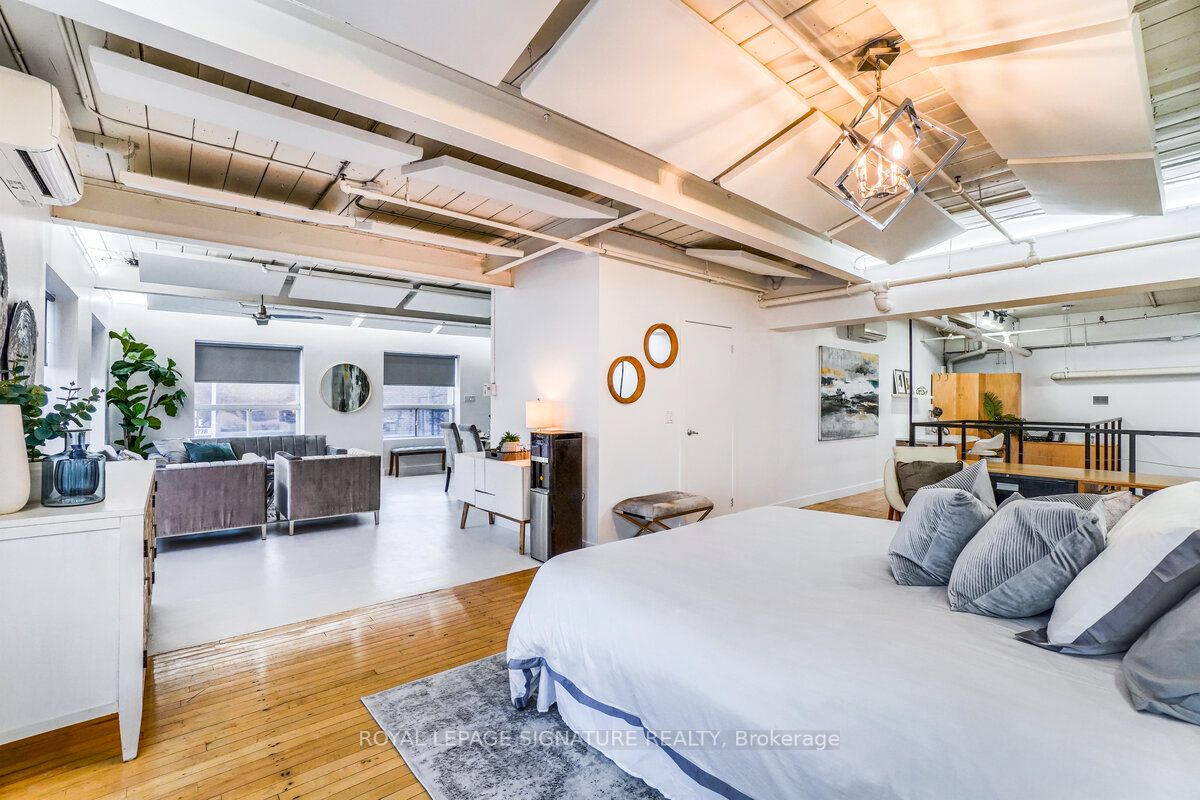 326 Carlaw Ave, #105