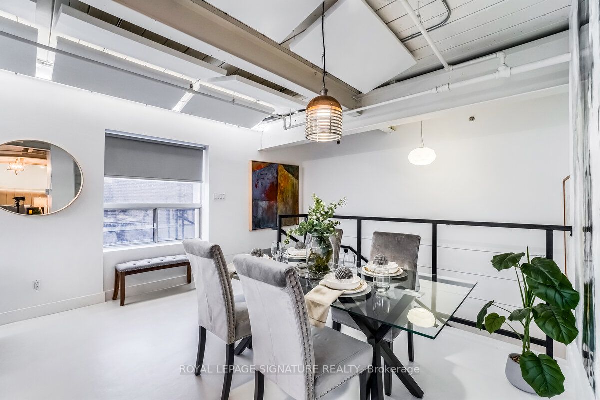 326 Carlaw Ave, #105