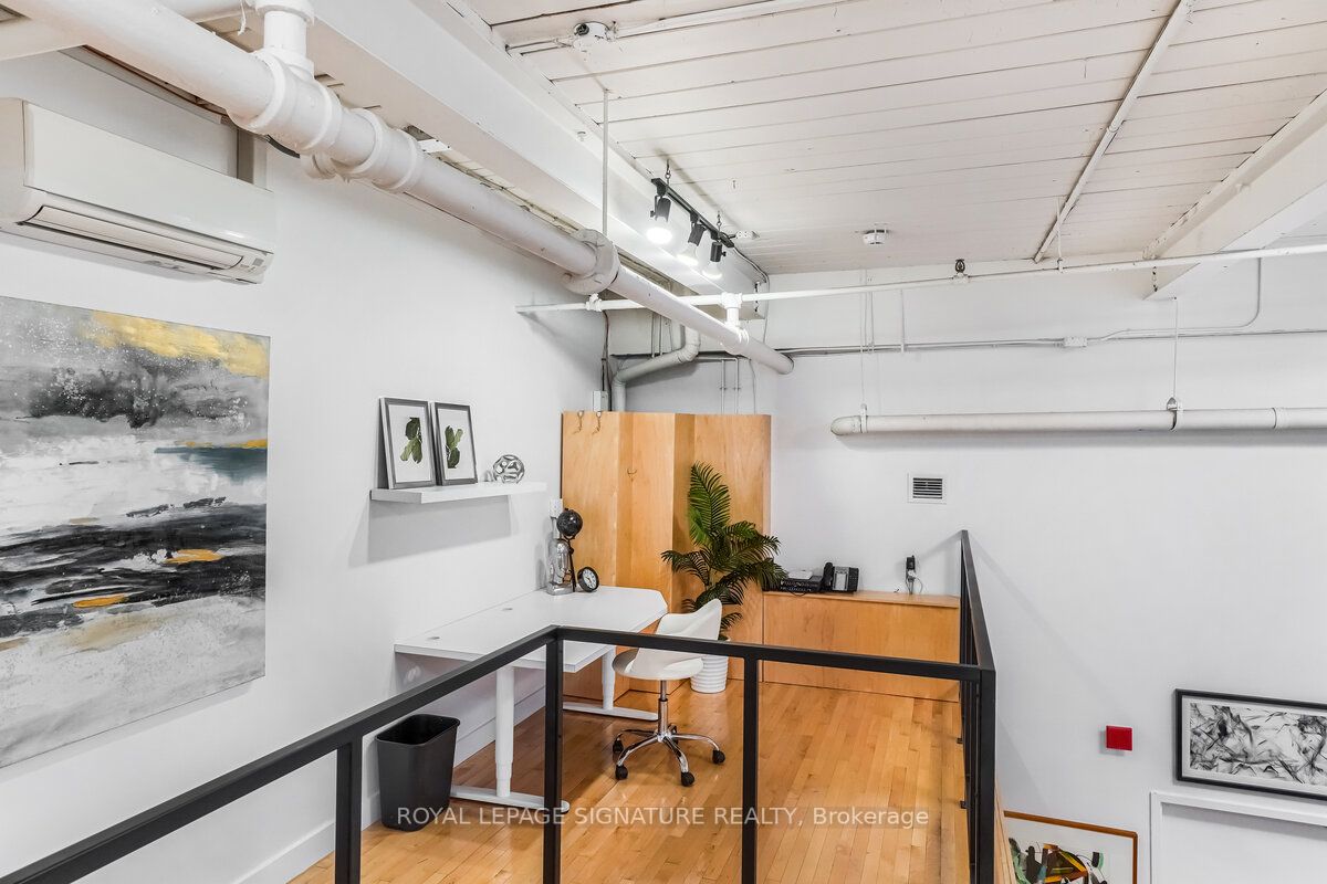 326 Carlaw Ave, #105