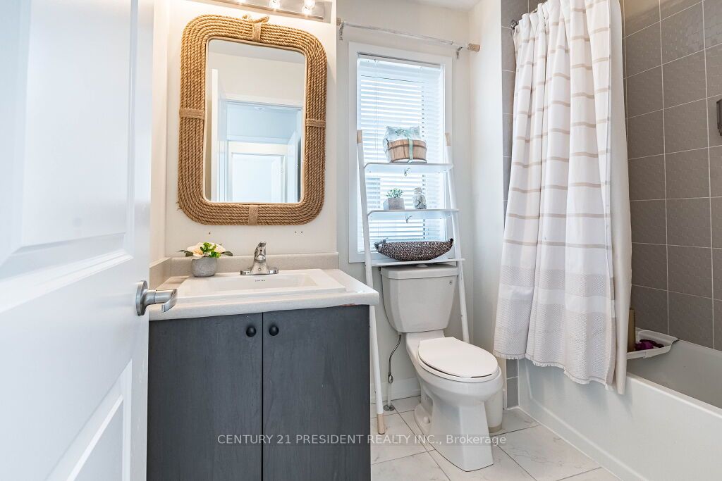 2550 Castlegate Crossing, #220
