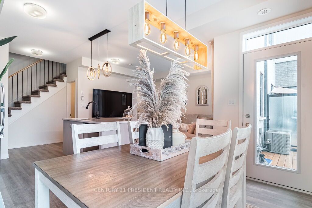 2550 Castlegate Crossing, #220