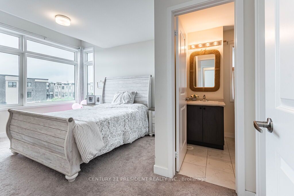2550 Castlegate Crossing, #220