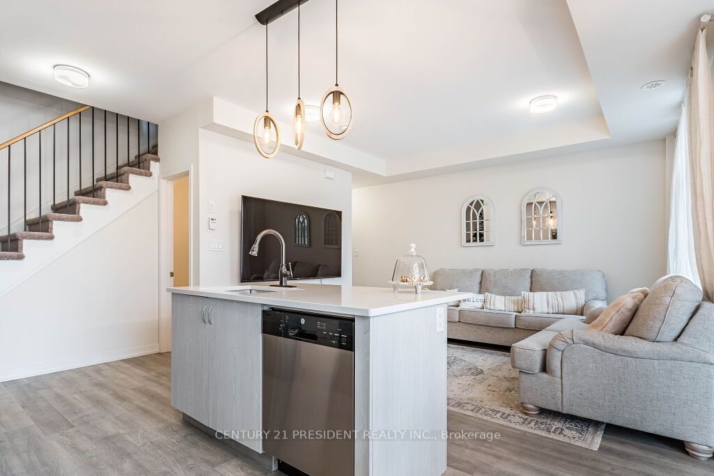 2550 Castlegate Crossing, #220