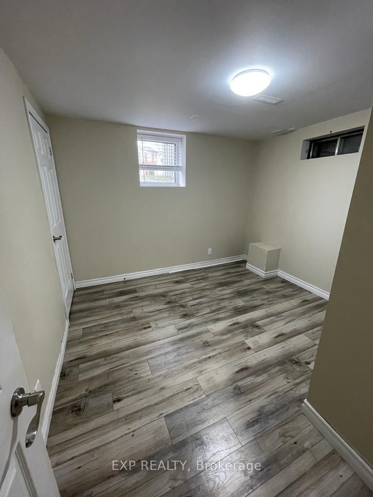 43 Pogson Drive W