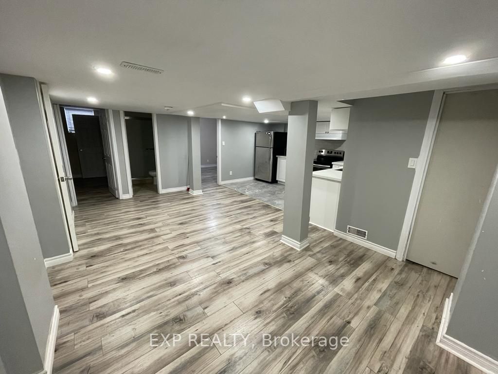 43 Pogson Drive W