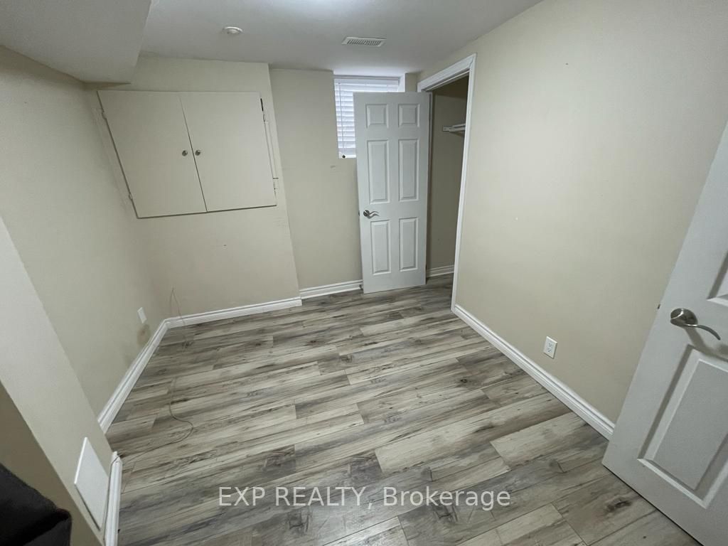 43 Pogson Drive W