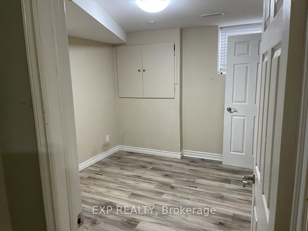 43 Pogson Drive W