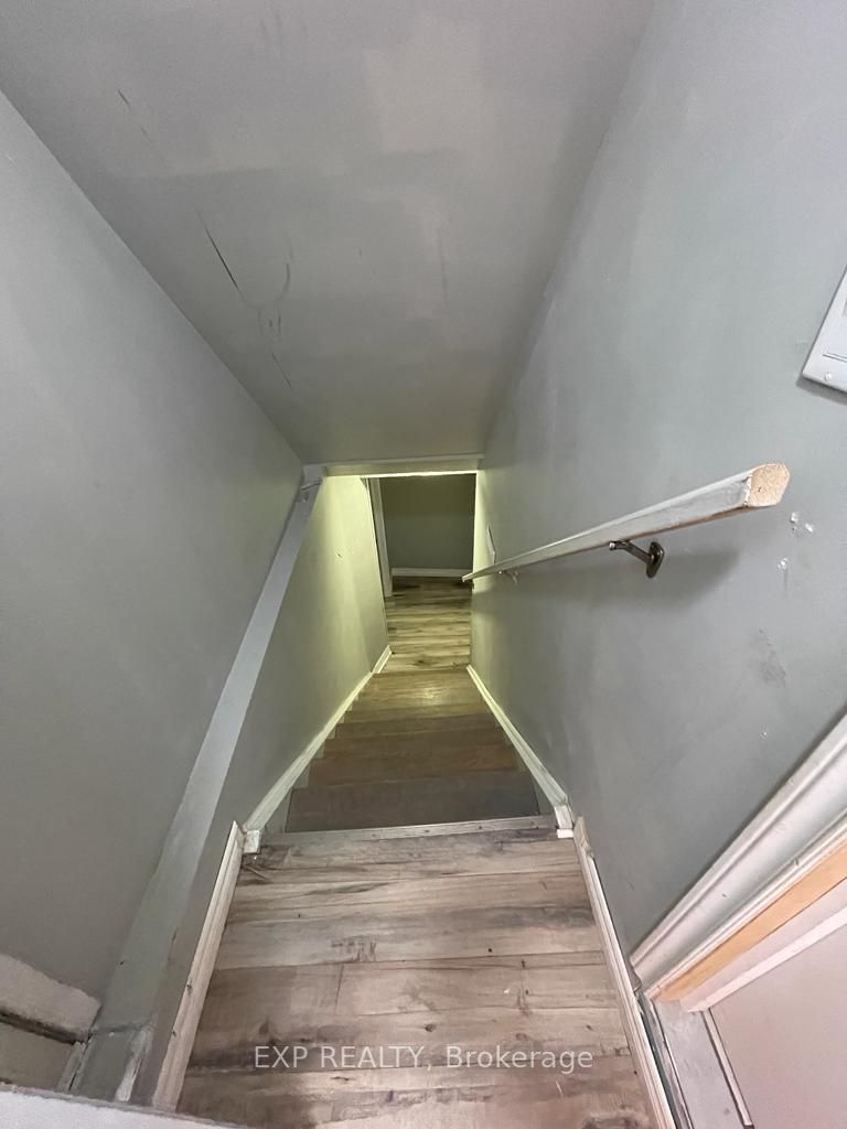 43 Pogson Drive W