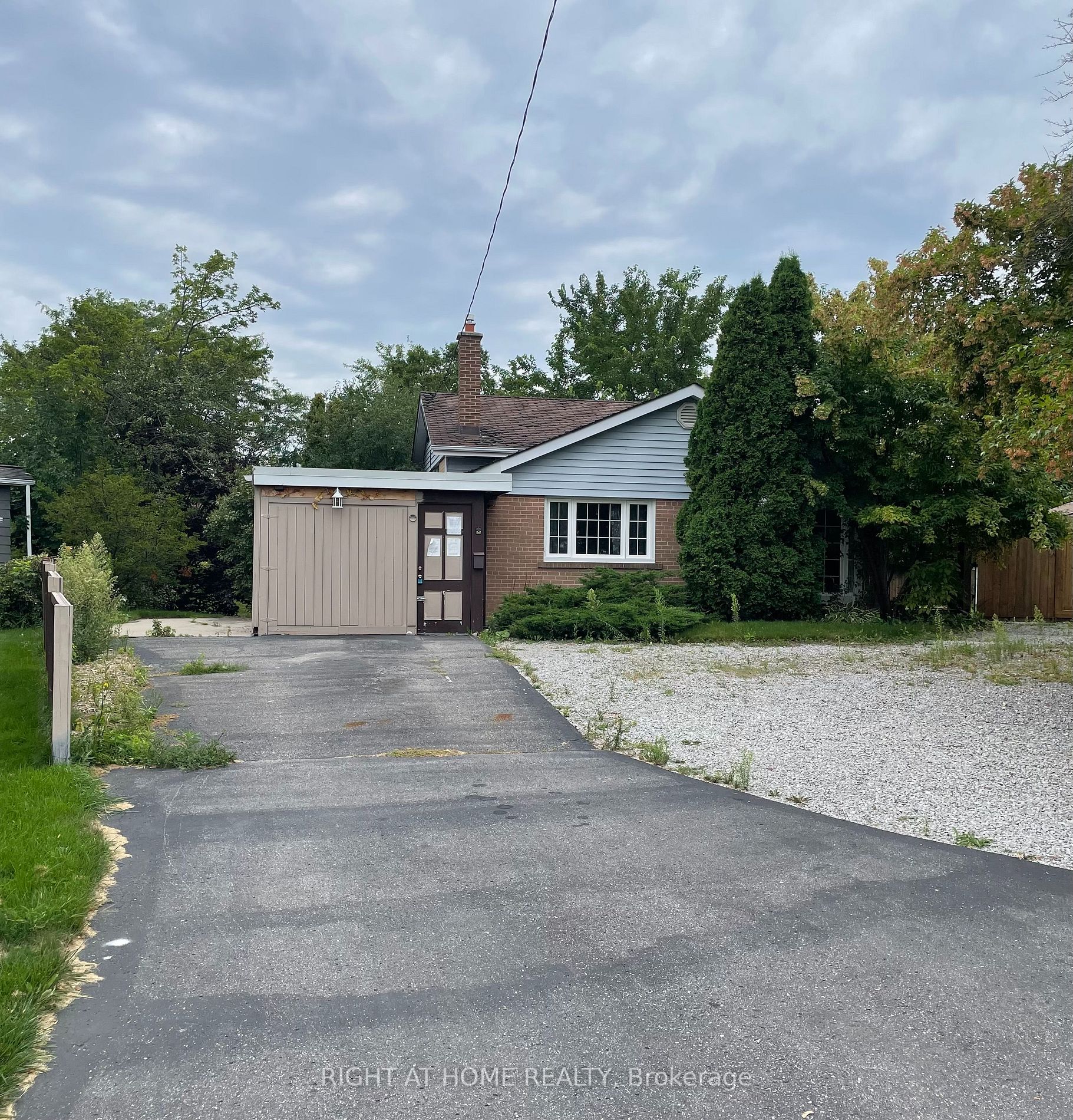 144 Hillcrest Dr