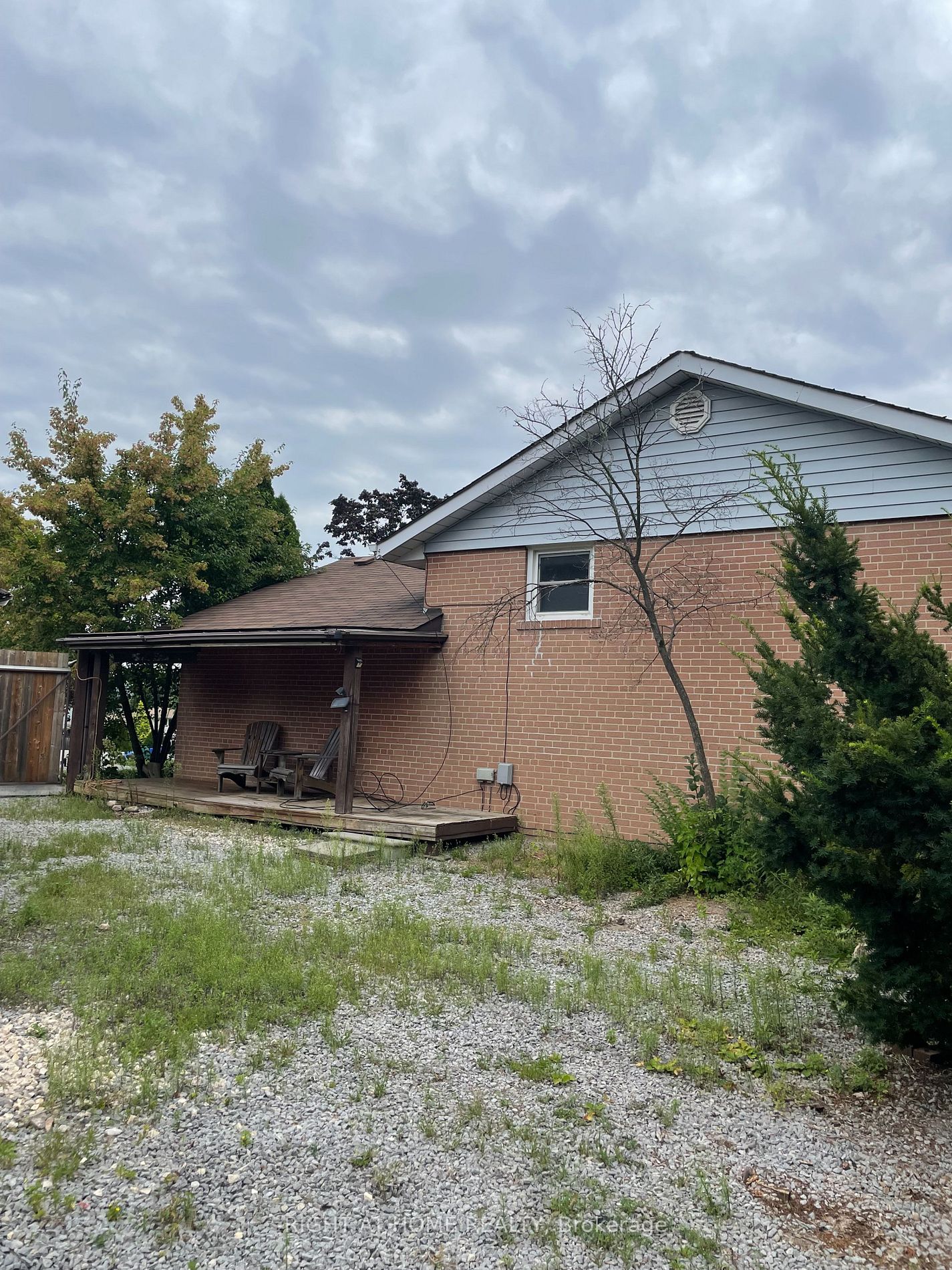 144 Hillcrest Dr