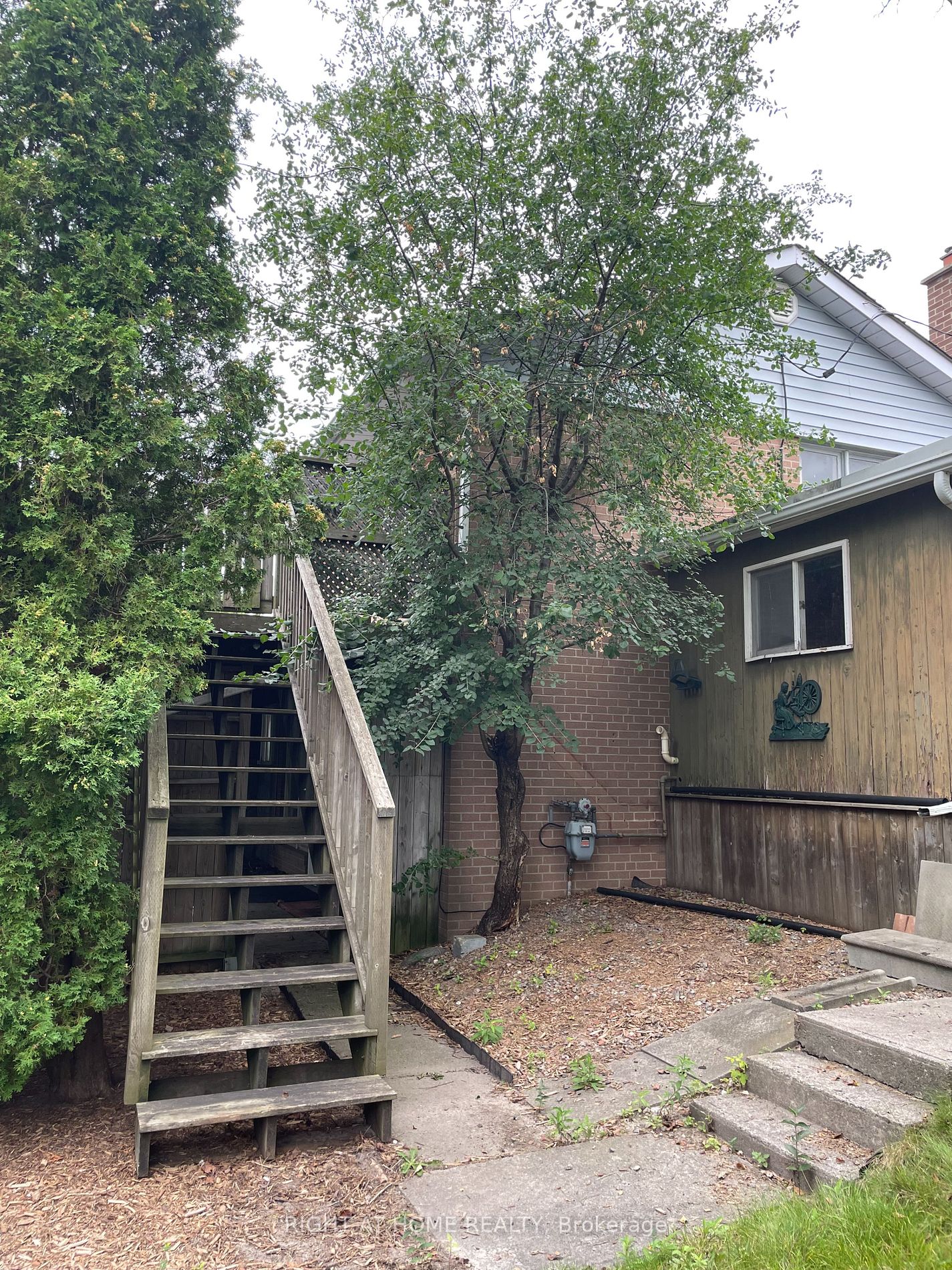 144 Hillcrest Dr