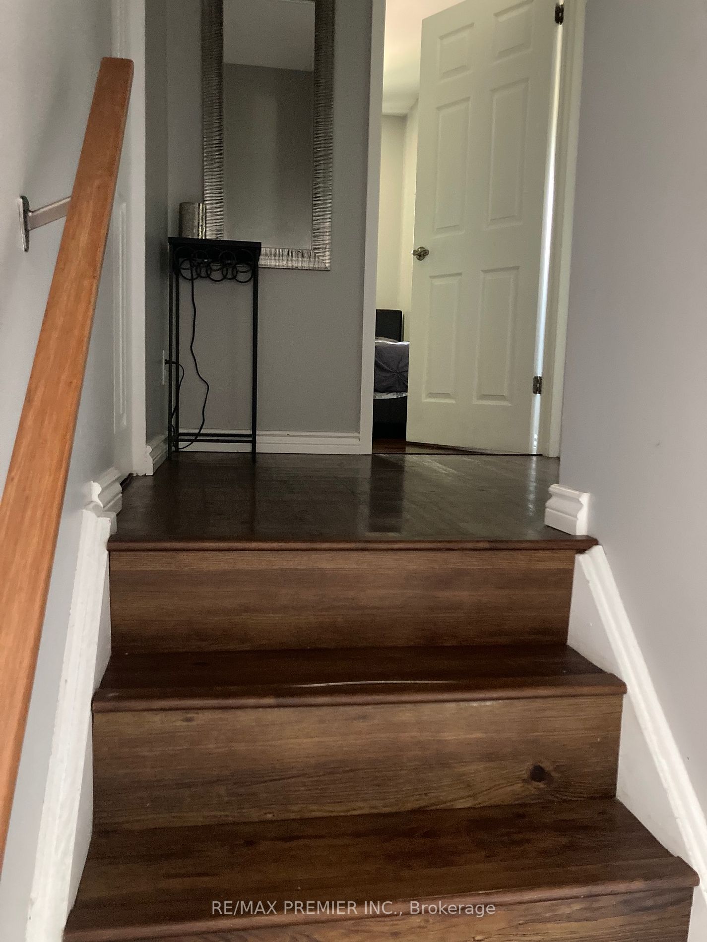 506 Lanark Drive
