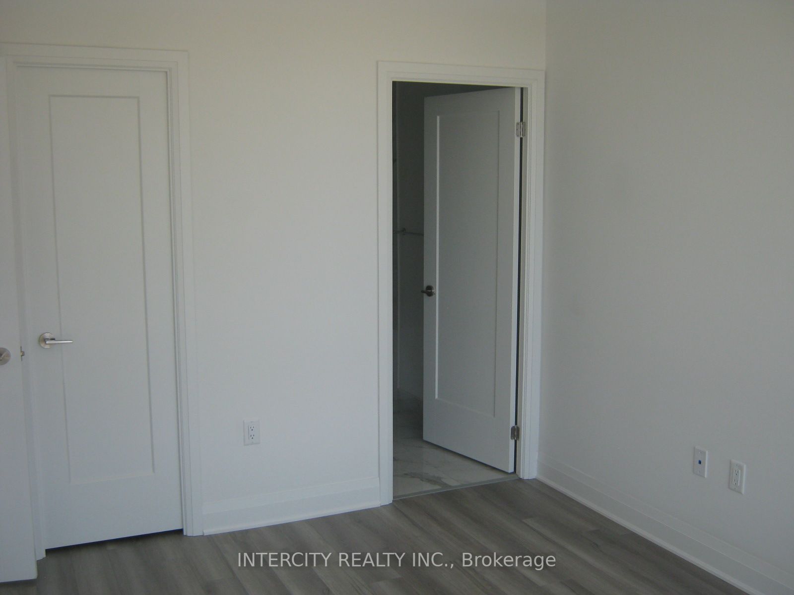 3220 Sheppard Ave E, #410