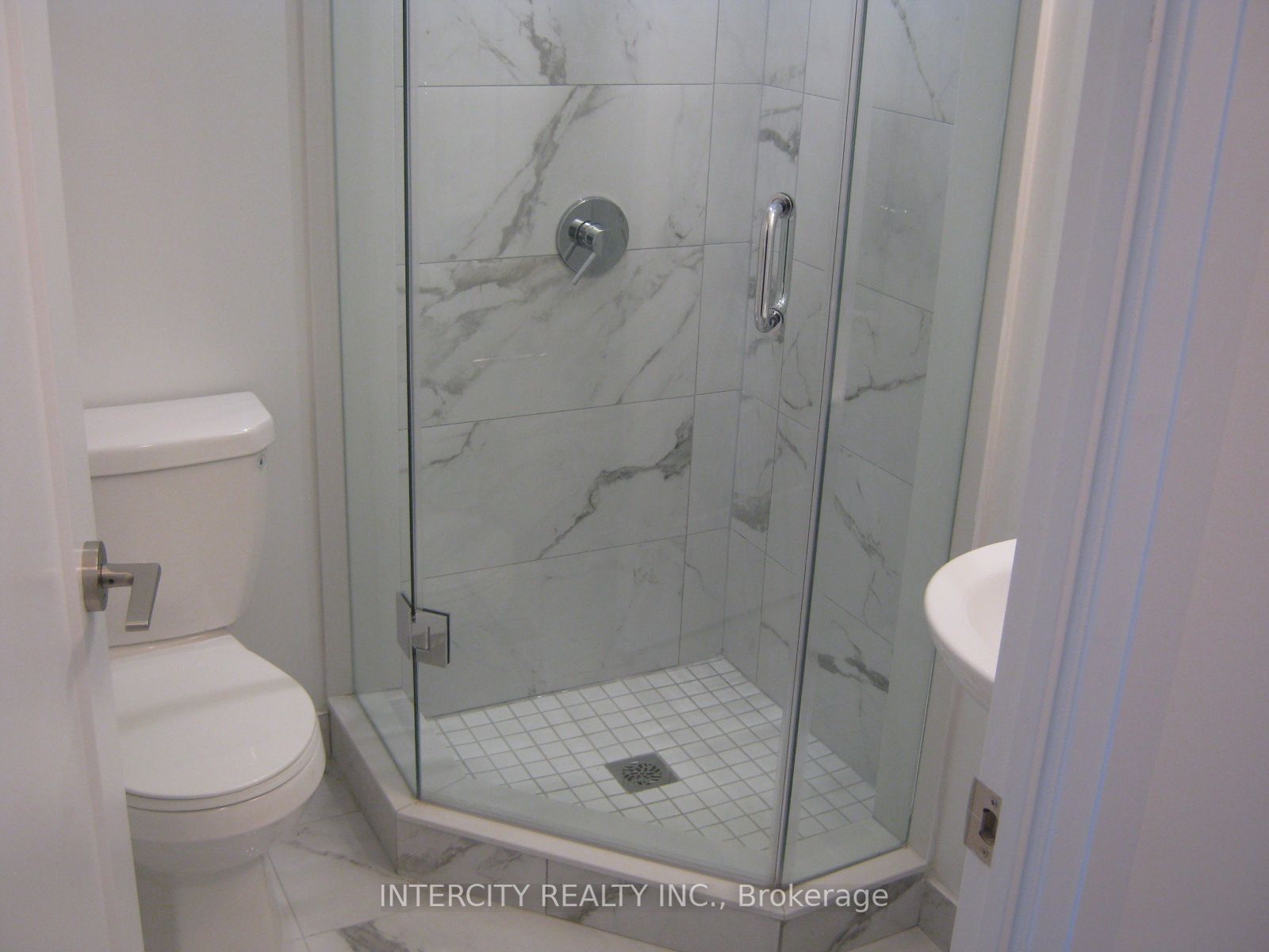 3220 Sheppard Ave E, #410