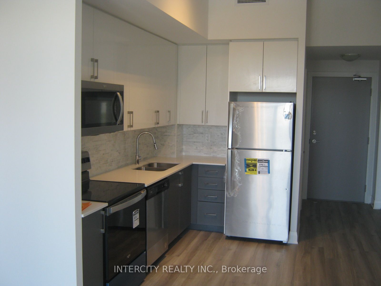 3220 Sheppard Ave E, #410