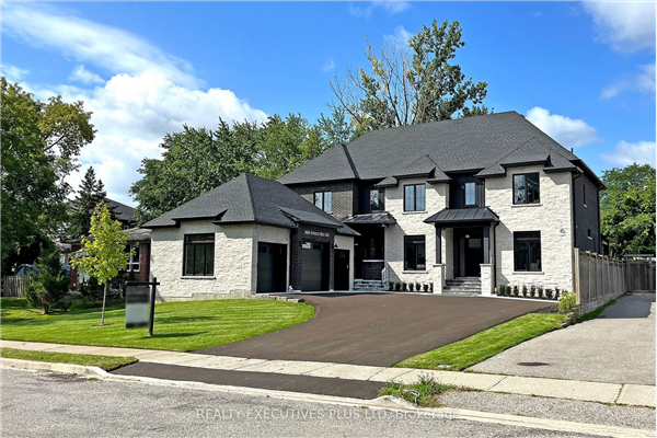 1868 Spruce Hill Rd, Pickering