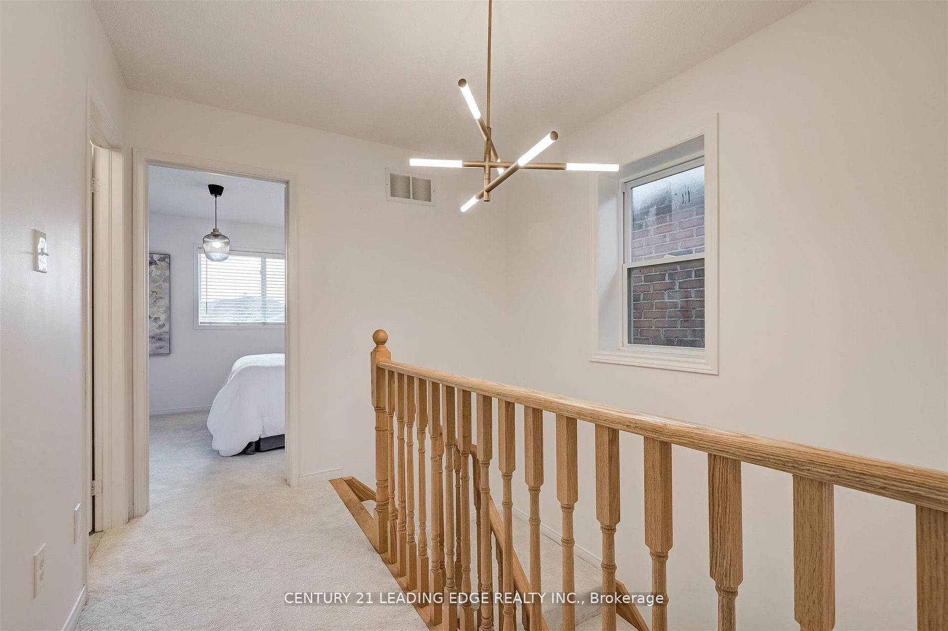 215 Andona Crescent