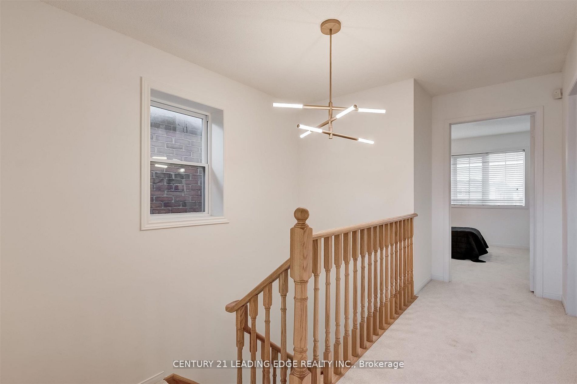 215 Andona Crescent