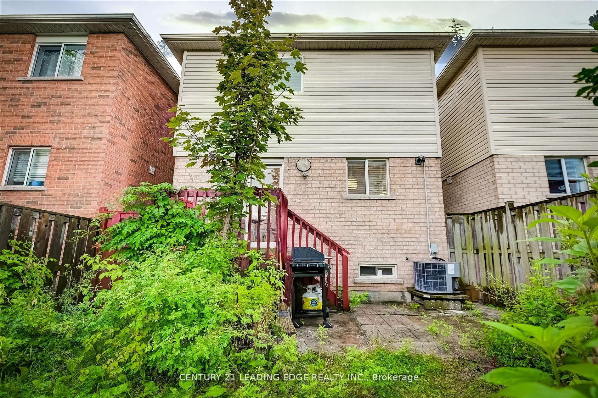 215 Andona Crescent
